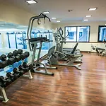 Hotel Queen's Court Hotel&residence 5*