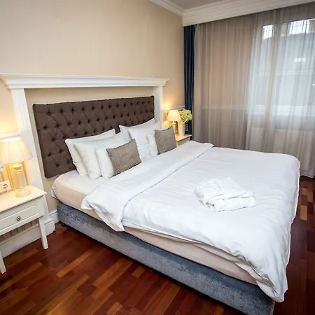 Queen's Court Hotel&residence Hotel Boedapest