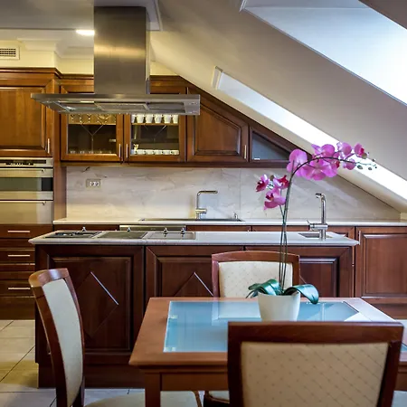 Queen's Court Hotel&residence Boedapest