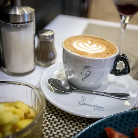 Queen's Court Hotel&residence Hotel Boedapest