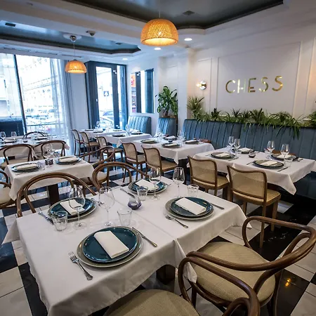 Hotel Queen's Court Hotel&residence