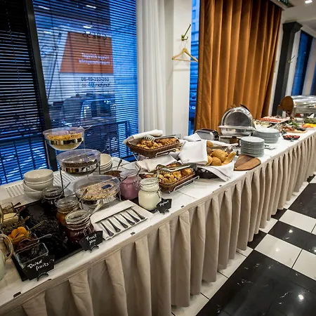 Hotel Queen's Court Hotel&residence 5*