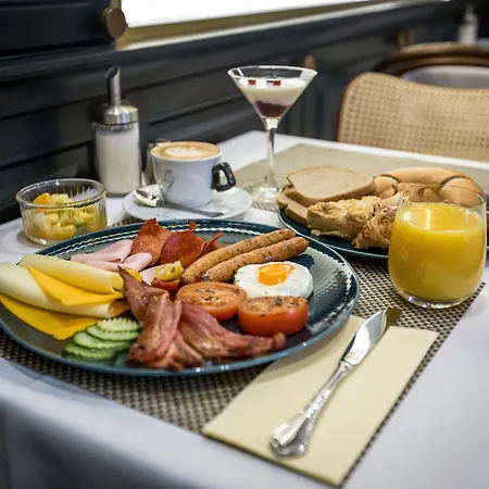 Queen's Court Hotel&residence Hotel Boedapest