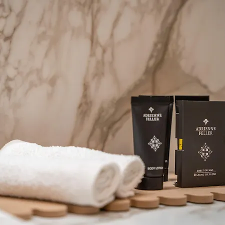 Queen's Court Hotel&residence Hotel