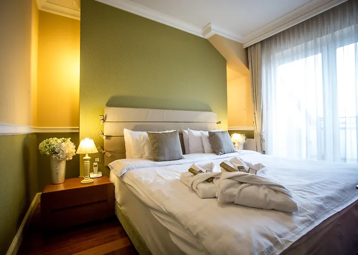 호텔 퀸스 코트 앤드 부다페스트