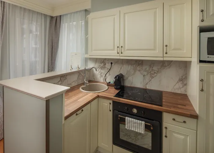 퀸스 코트 앤드 호텔 5*