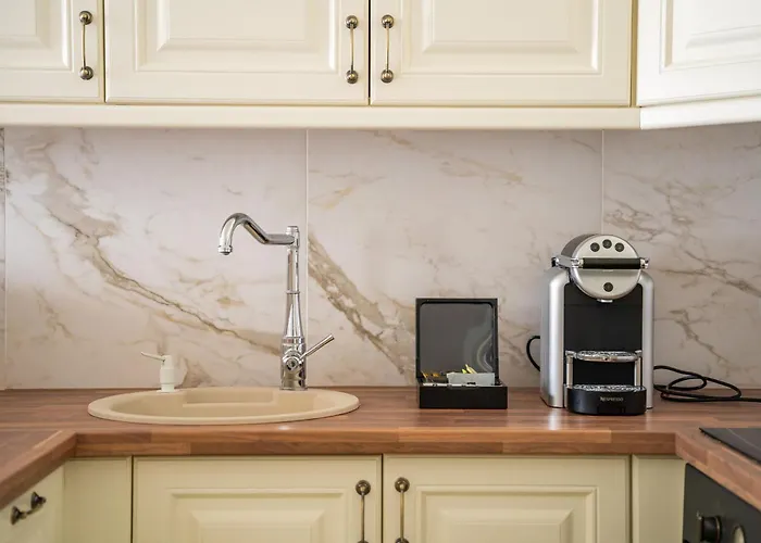 퀸스 코트 앤드 호텔 부다페스트