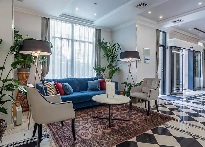 퀸스 코트 앤드