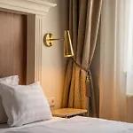 Hotel Queen's Court & 5*