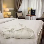 Queen's Court &