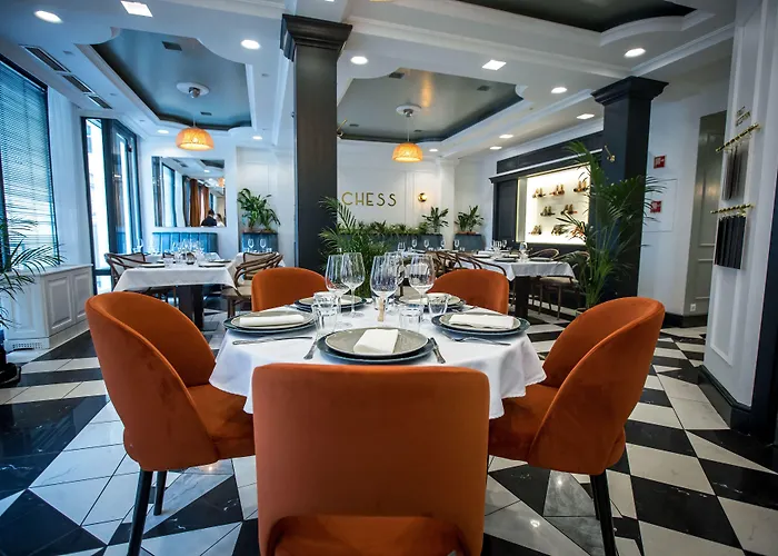 Queen's Court & Hotel Budapest